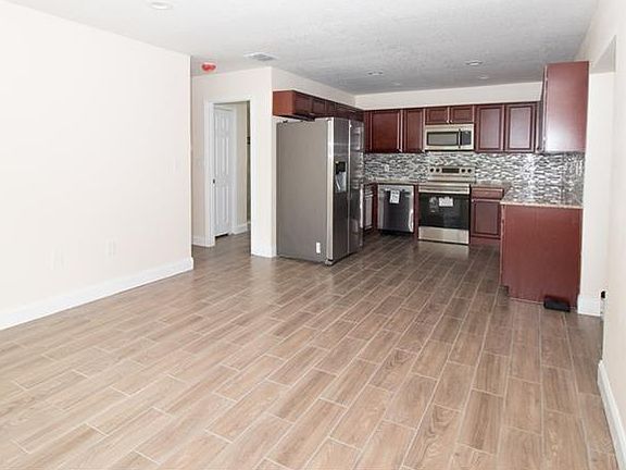 4th image of 5742 Camellia Dr