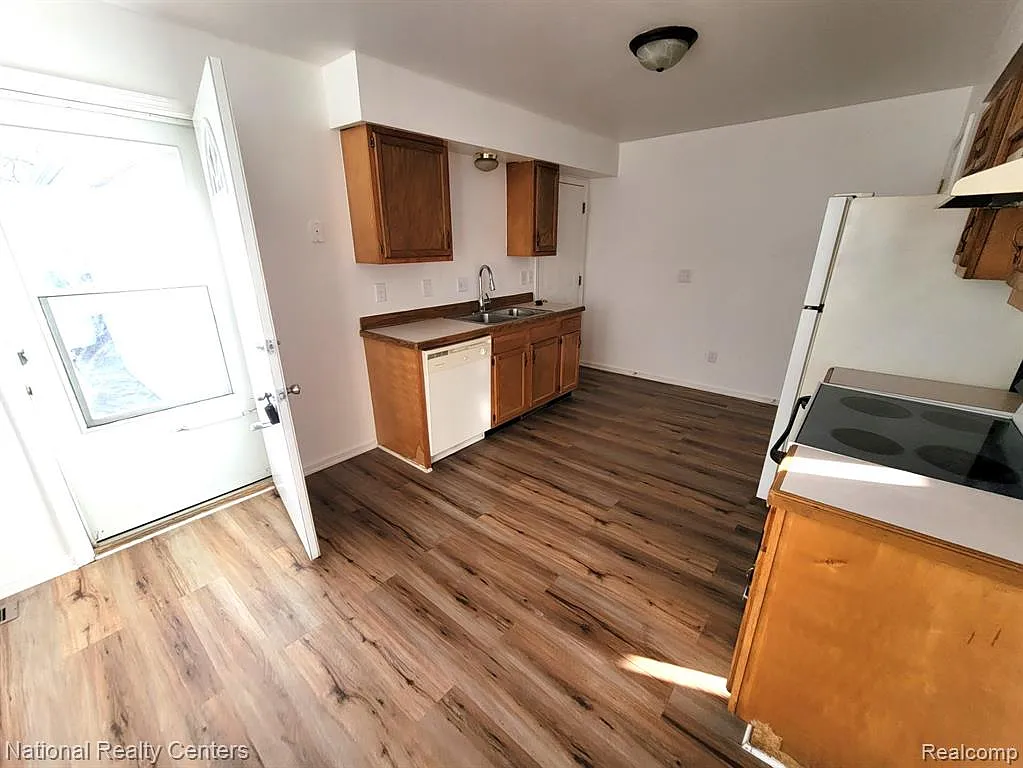 2 bed, 1.0 bath, 960 sqft, $1,350 — Photo 4