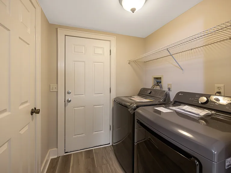 511 E Seneca St #A — Photo 22