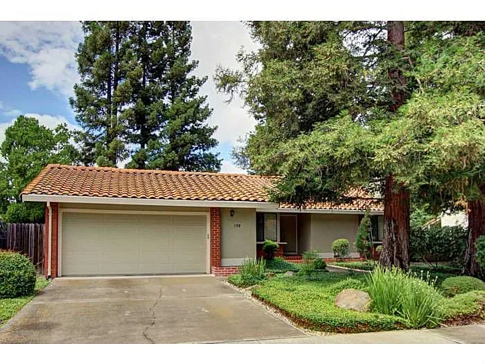 359 Rivertree Way photo 1