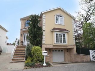 215B Joline Ave, Staten Island, NY 10307