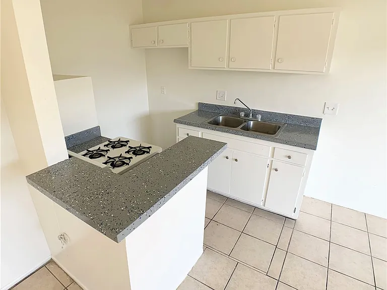 1808 W Sumac Ln #5 — Photo 1