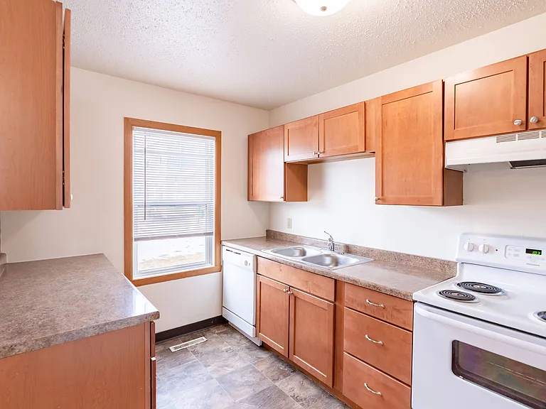 West Fargo, ND Sheyenne Terrace Townhomes | 4175A | Kitchen