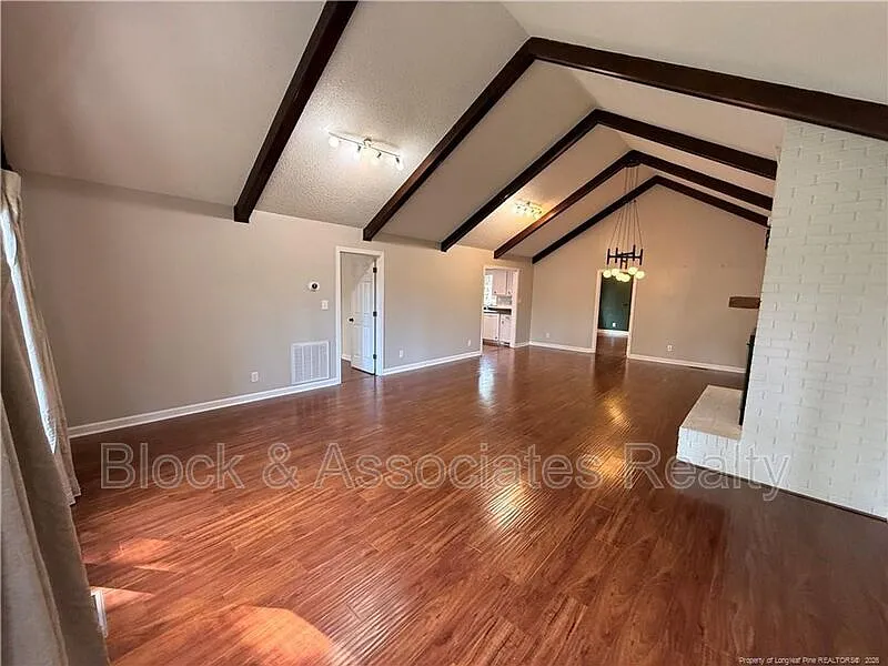 4 bed, 3.0 bath, $2,600 — Photo 2