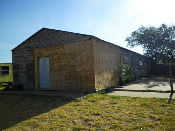 2nd image of 702 N College Ave