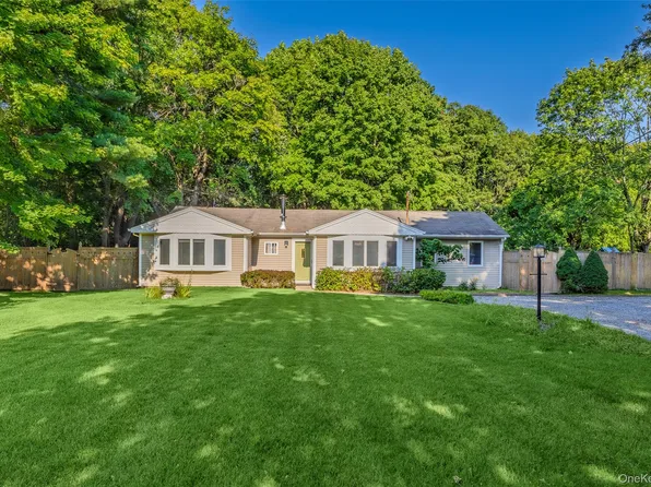 797 Waverly Avenue, Holtsville, NY 11742