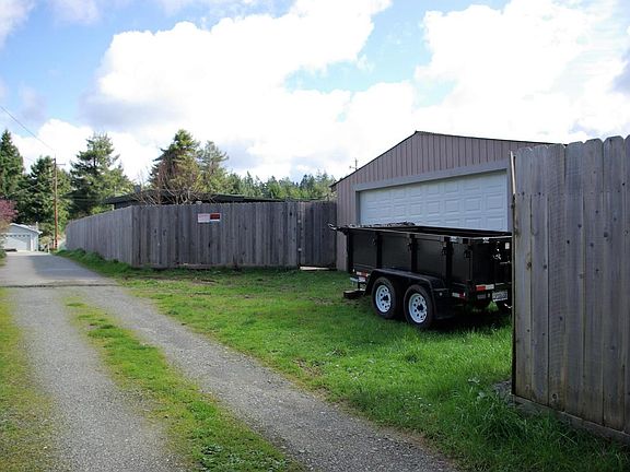 3rd image of 6128 Beechwood Dr