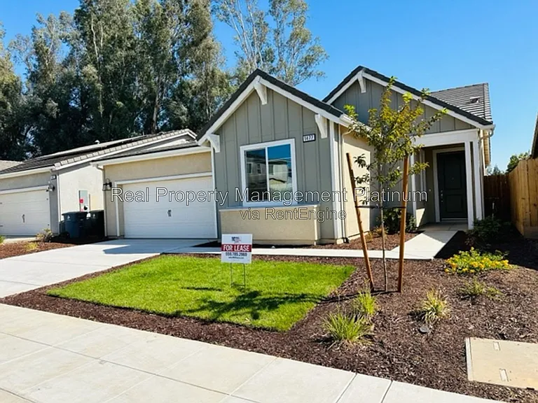 1477 Las Rosas Ave — Photo 2