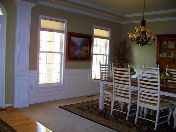 4th image of 276 Forest Edge Dr