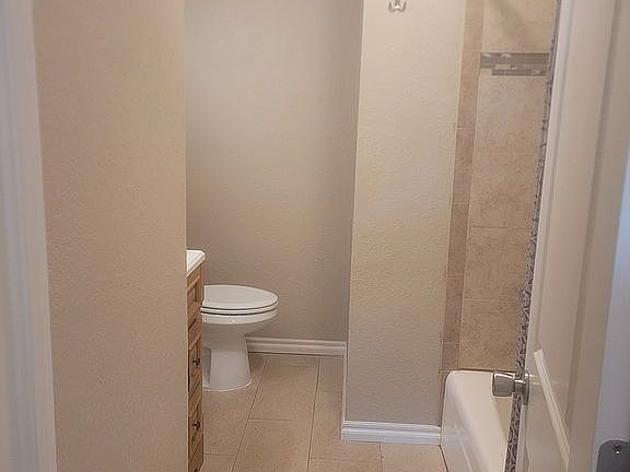 5th image of 414 NW 75th St