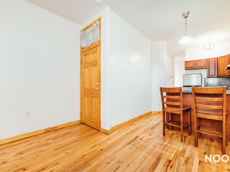 1st image of 242 Melrose St #L2