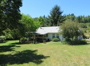 8906 Scotts Valley Rd, Yoncalla, OR 97499