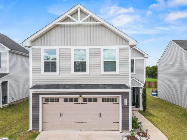 810 Purcell Dr, Woodruff, SC 29388