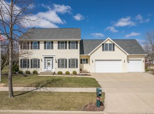 430 E Fernwood Ln, Appleton, WI 54913
