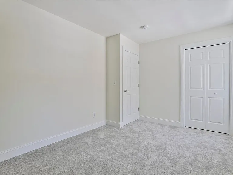 22 Reeds Ferry Way — Photo 43