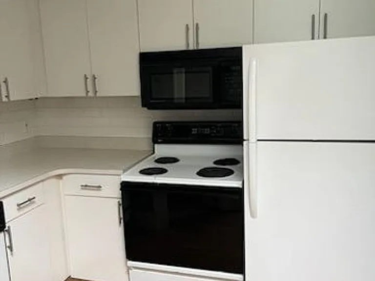145 E Front St — Photo 3