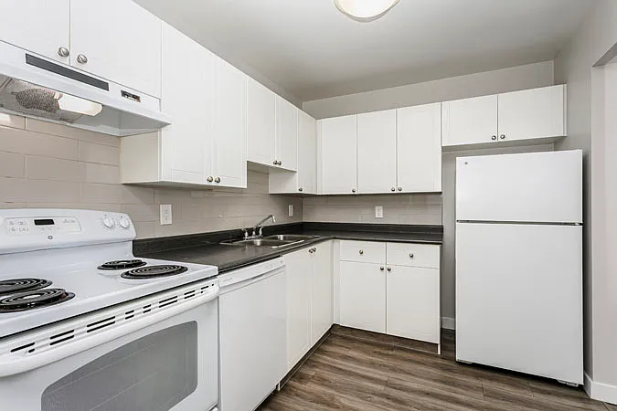 Southdale Park Apartments Edmonton — Photo 2