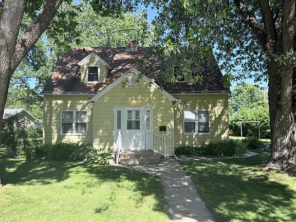 2nd image of 1609 Ash St