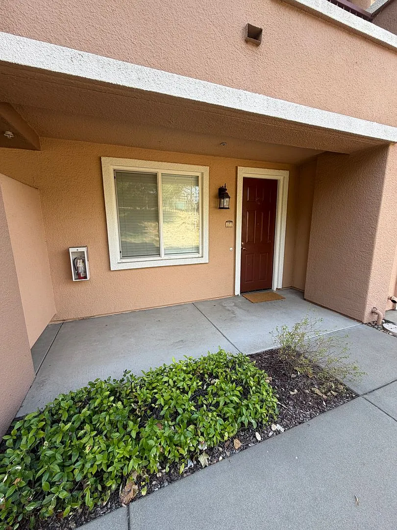 Beautiful 2-Bedroom Condo At The Phoenician!! — Photo 2