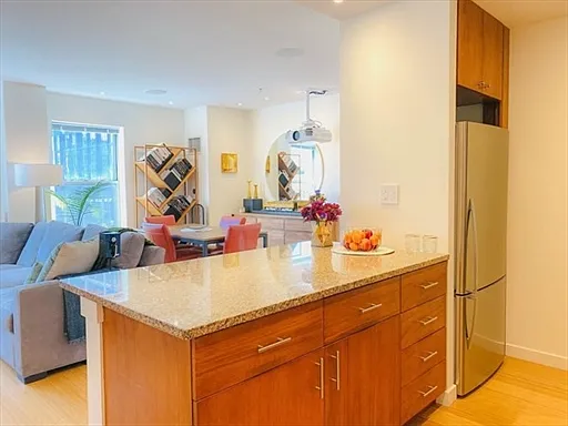 2 bed, 1084 sqft, $5,500 — Photo 3