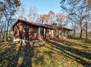 3663 Upperwood Dr NE, Grand Rapids, MI 49525