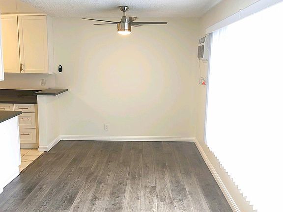 3rd image of 1427 N Poinsettia Pl APT 305