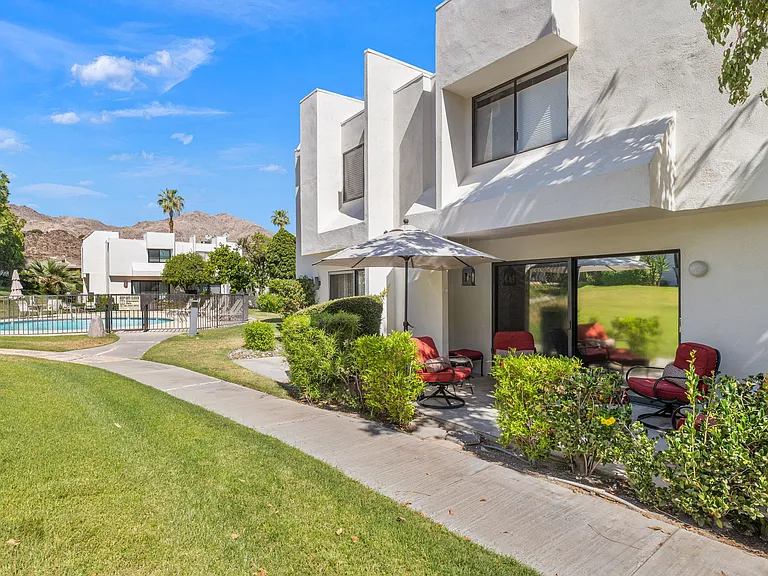 48950 Desert Flower Dr — Photo 35