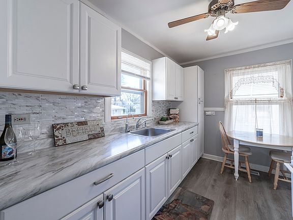 4th image of 3229 Sangamon St