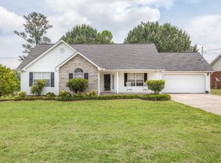 70 Cedar Tree Ln, Rossville, GA 30741