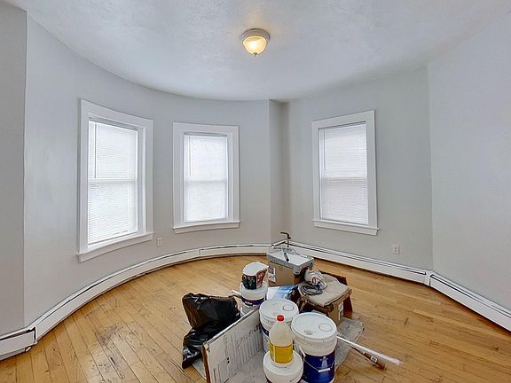 5th image of 192 Adams St APT 3