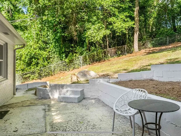 4039 Montclair Rd — Photo 13