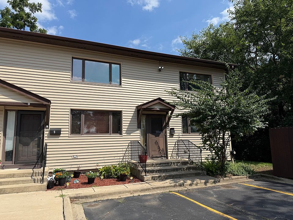 2nd image of 4735 Yender Ave APT 10