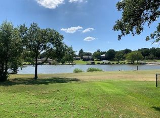 1342 Kiowa Dr E, Lake Kiowa, TX 76240