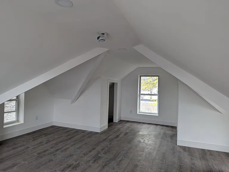 6 S Cedar St — Photo 38