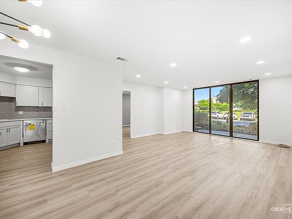 4th image of 111 Acacia Dr APT 101