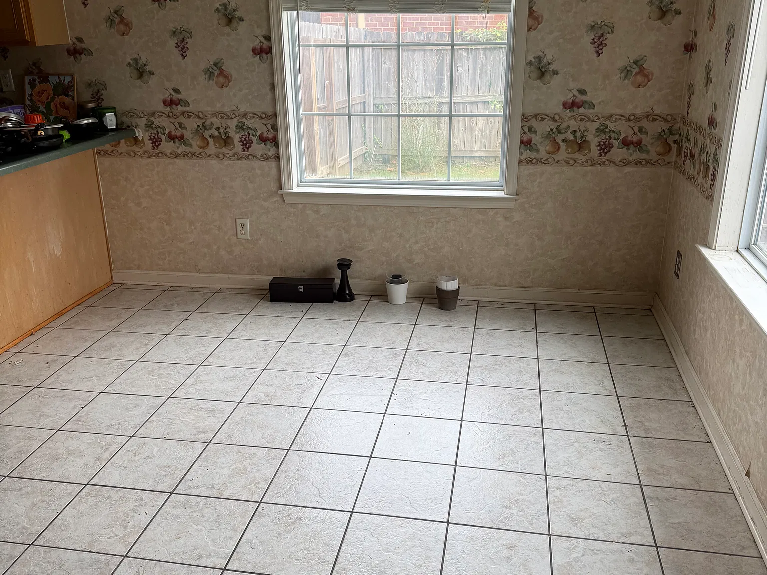 4 bed, 2403 sqft, $2,325 — Photo 3
