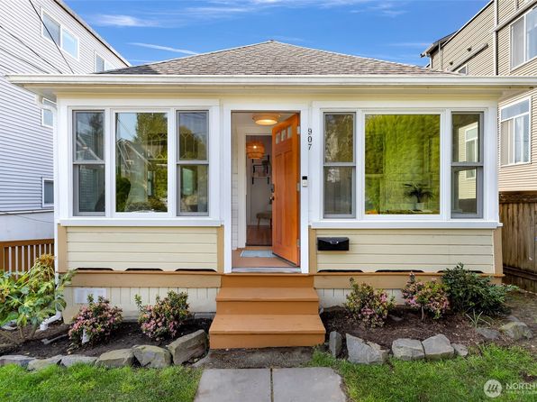 907 N 74th Street, Seattle, WA 98103