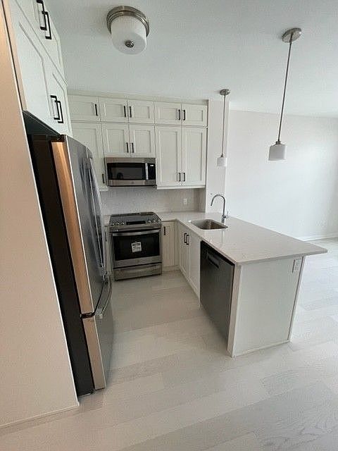 1st image of 95 Dundas St W #514