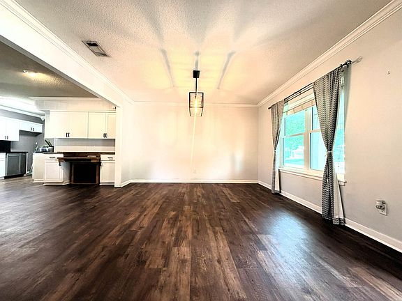 4th image of 1511 Leona Dr