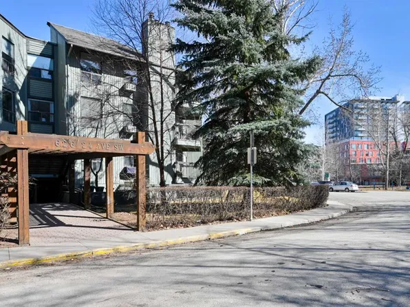 626 W 24th Ave SW #302, Calgary, AB T2S 0K6