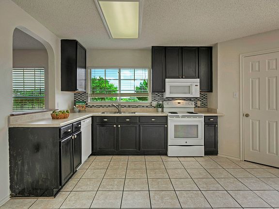2nd image of 2503 Stapleford Dr