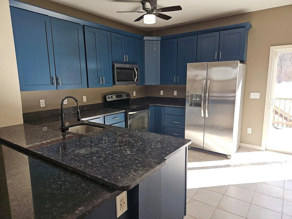 2 bed, 1.5 bath, 1312 sqft, $2,600 — Photo 2
