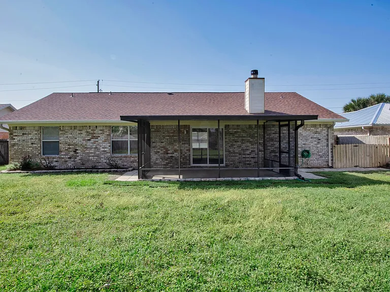 9568 Brentwood Blvd — Photo 35