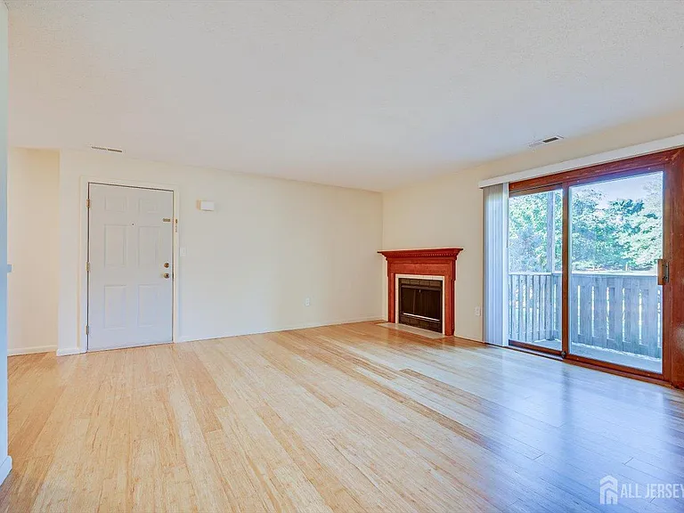 115 Ravens Crest Dr — Photo 6