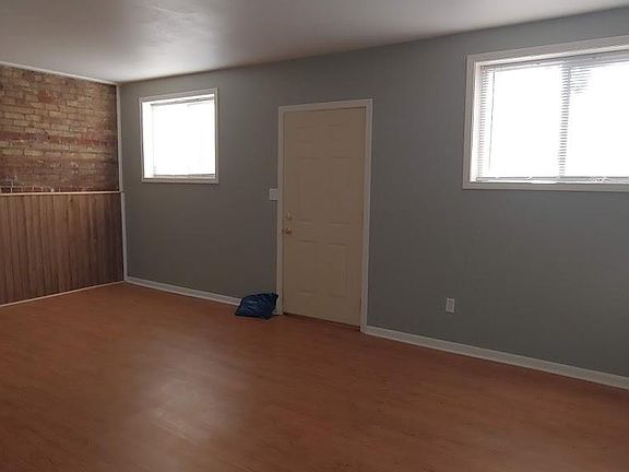 3rd image of 3162 N Pierce St #1
