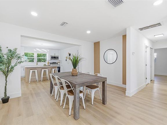 5th image of 3917 W Pine St