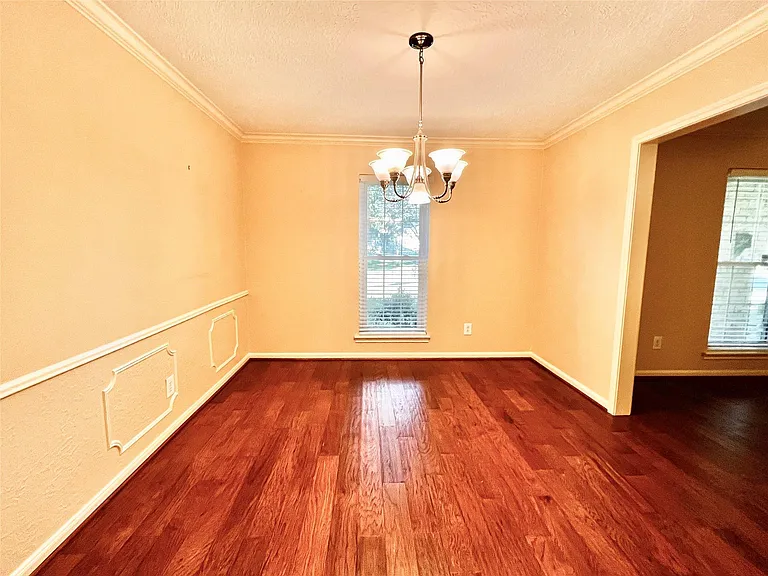 13935 Saint Marys Ln — Photo 6