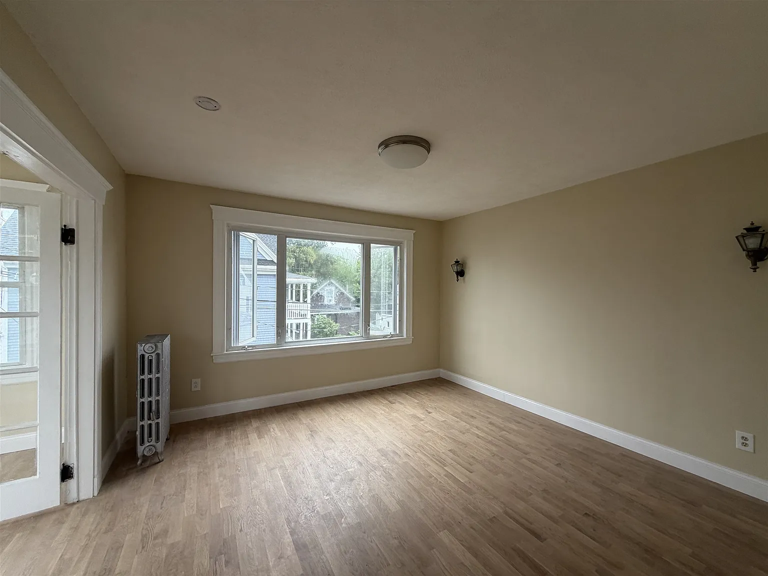 2 bed, 800 sqft, $3,300 — Photo 4