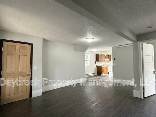 1235 11 1/2 St N APT 2, Fargo, ND 58102
