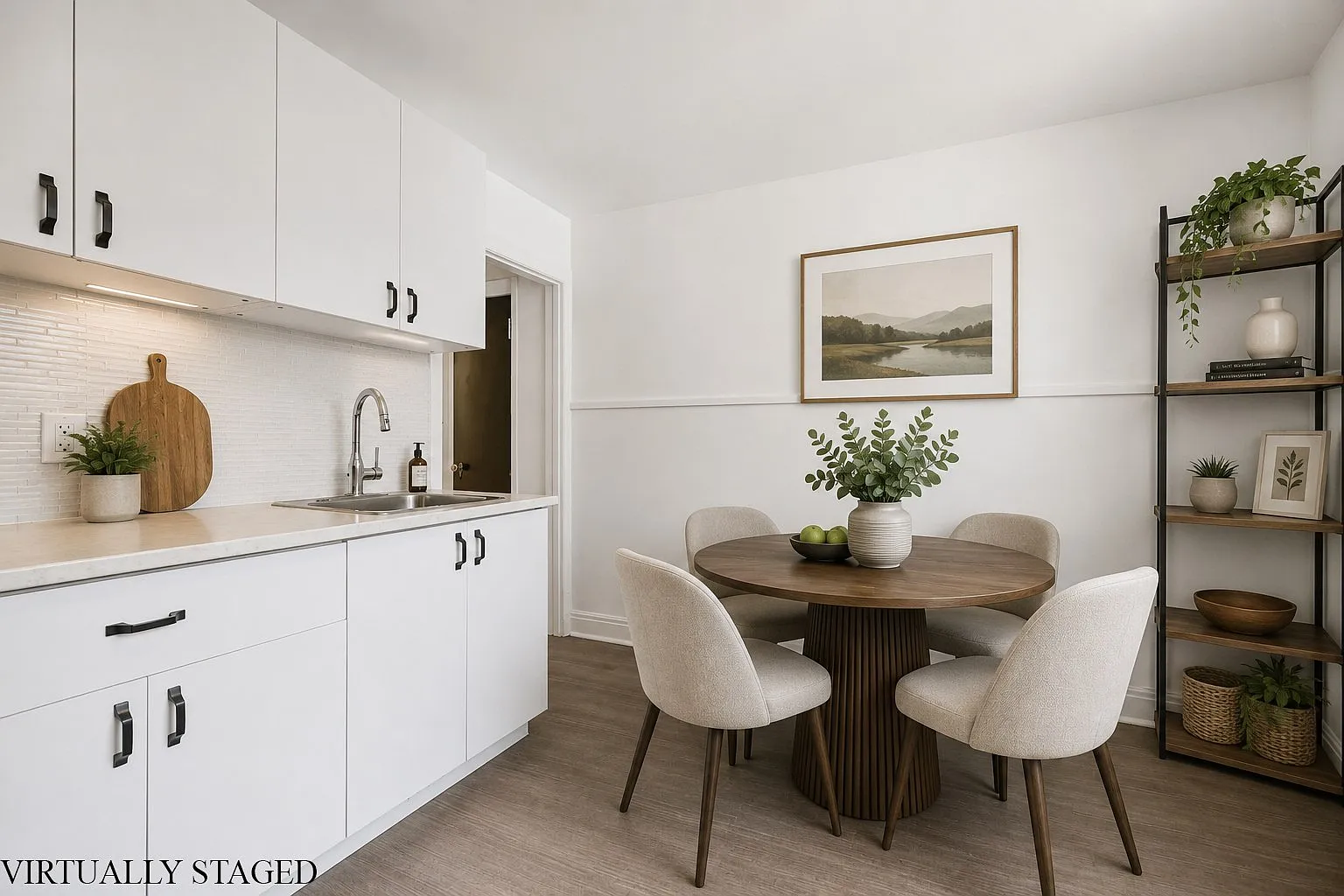 Brownstone 112 (Margaret Ave Apartments) — Photo 4